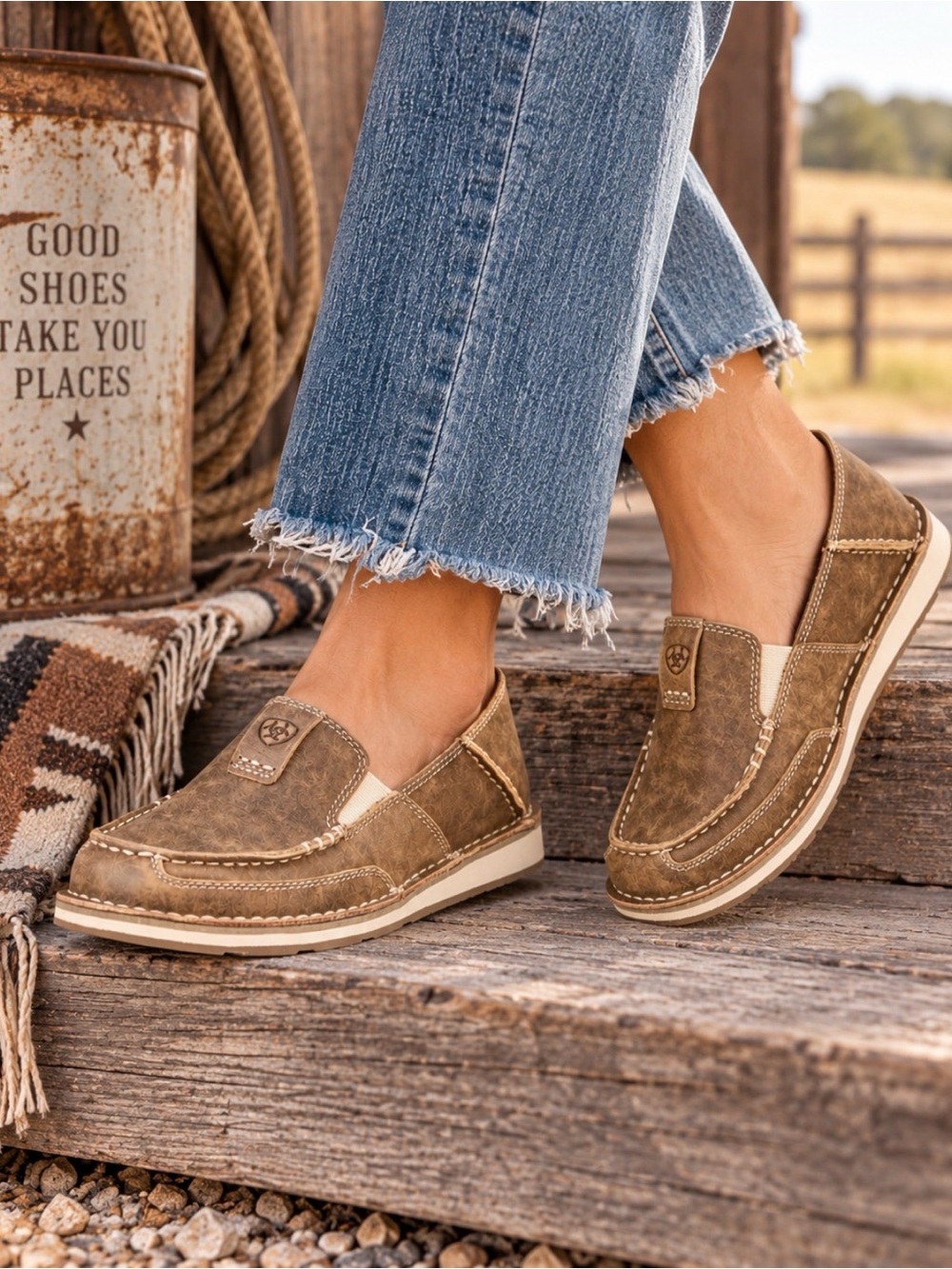 🌟NWT🌟 Ariat Cruisers Brown Bomber Slip On Shoes
